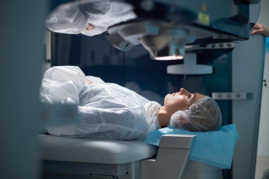 Opération laser des yeux : l&rsquo;anesthésie générale est-elle nécessaire ?