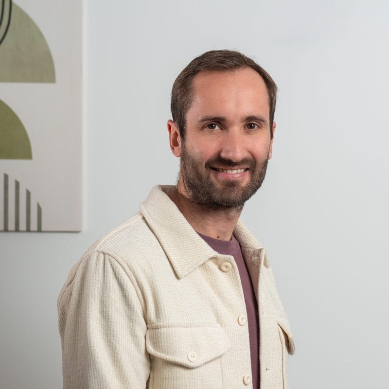 docteur romain nicolau chirurgien refractive cataracte paris Dr Romain Nicolau chirurgien refractive et cataracte a Paris