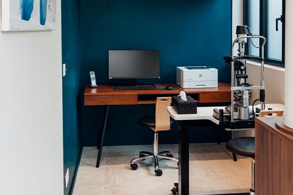 operation yeux laser chirurgie refractive institut voltaire urgences ophtamologiques vision sante paris operation yeux laser chirurgie refractive institut voltaire urgences ophtamologiques vision sante paris